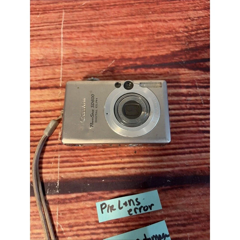 Canon PowerShot Digital ELPH SD600 Digital Camera For Parts Or Repair